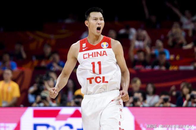 正式退役，中国男篮一个时代的结束，篮球运动员——易建联